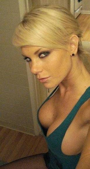 hot photos of girls on facebook 7