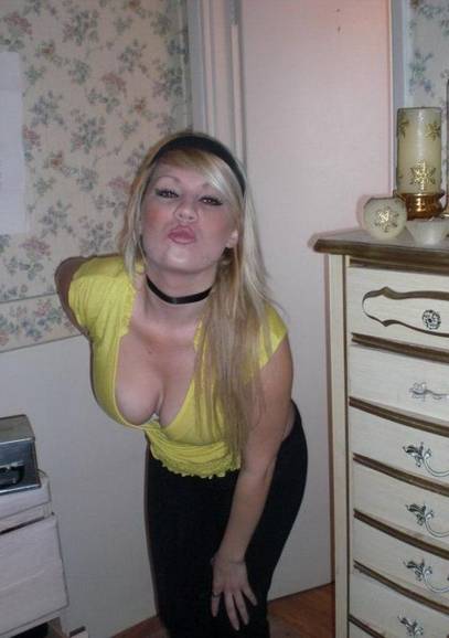 hot photos of girls on facebook 15
