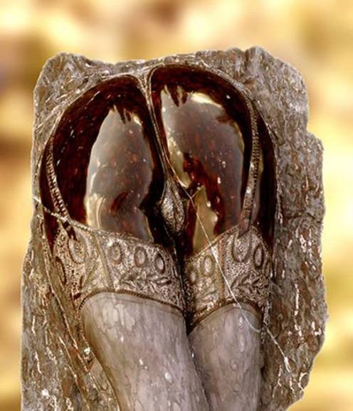 Erotic sculpture made by the French artist Dominique Régnier.