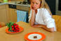A strict diet, for example a vegetarian diet, is one of the factors that can increase infertility. (Photoxpress)
