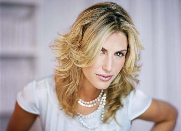 While many women crave diamonds, many of us want real pearls. (jlp)
